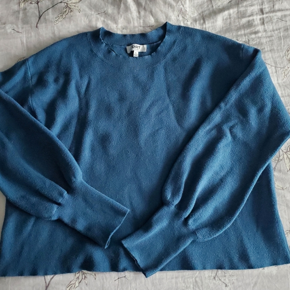 Oat New York Teal Cropped Sweater